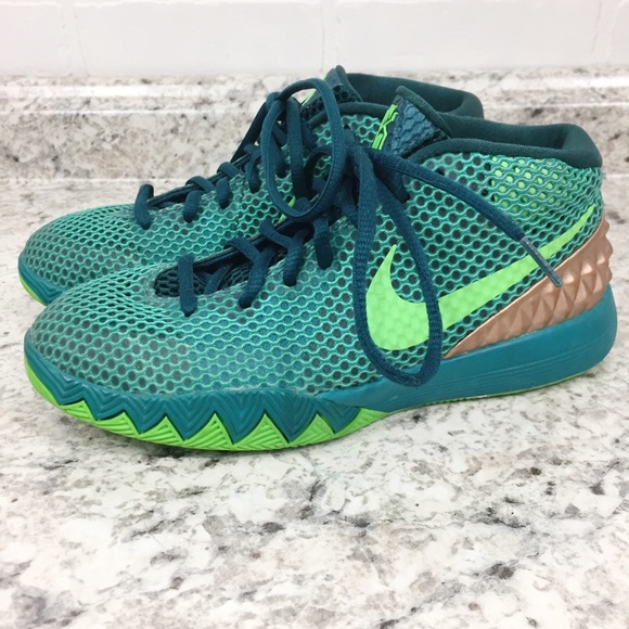 kyrie irvings shoe size